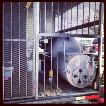 Brooks' Place - Brooks' Place Smoker - Barbeque Near Me - Cypress, Texas