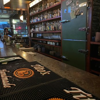Muskellounge And Sporting Club - Cocktail Bars Near Me - Madison, Wisconsin