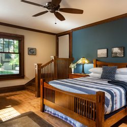 The Buckingham Inn - Mendota Suite with Arts and Crafts-style furniture