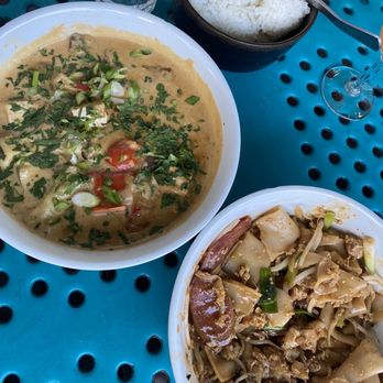 Doi Moi - Ratatouille Curry and Stir Fried Rice Noodle - Vietnamese Near Me - Washington, DC, District of Columbia