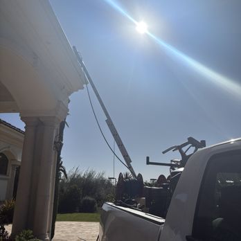 Friendly's Solar And Window Cleaning - Window Washing Near Me