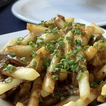 DA Vines Vineyard Wines & Bistro - Poutine with Brie - Wine Tasting Room Near Me - Cottonwood, Arizona DA Vines Vineyard Wines & Bistro - Poutine with Brie - Wine Tasting Room Near Me - Cottonwood, Arizona