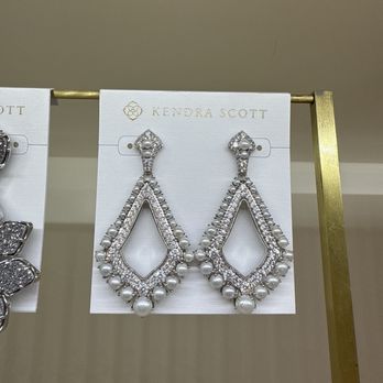 Kendra Scott - Wedding pieces - Jewelry Near Me - El Paso, Texas