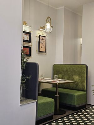 1983 Chinese Cuisine Restaurant by null