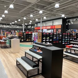 DICK'S Sporting Goods - Shoe department