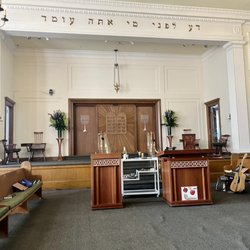 Temple Israel of Great Neck - Sanctuary before morning service