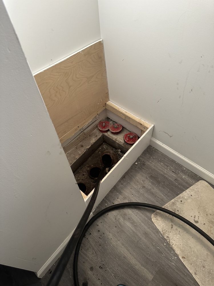 Slide of RH Emergency plumbing & construction