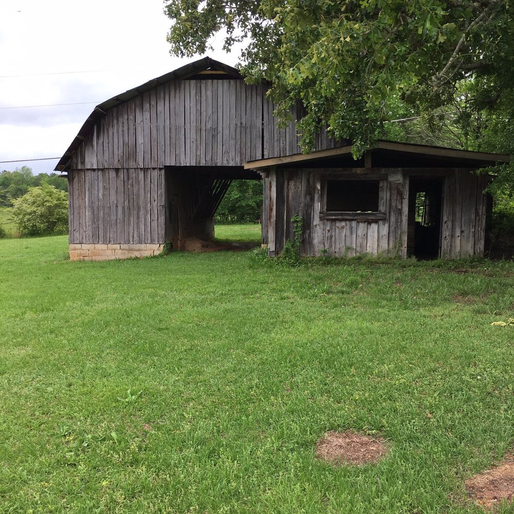 Old Hatchie Veterinary Clinic - Chena's barn - Veterinarians Near Me - Bolivar, Tennessee Old Hatchie Veterinary Clinic - Chena's barn - Veterinarians Near Me - Bolivar, Tennessee