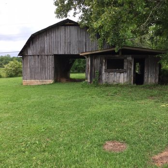 Old Hatchie Veterinary Clinic - Chena's barn - Veterinarians Near Me - Bolivar, Tennessee Old Hatchie Veterinary Clinic - Chena's barn - Veterinarians Near Me - Bolivar, Tennessee