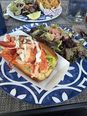 Monroe Bay Oysterette by null