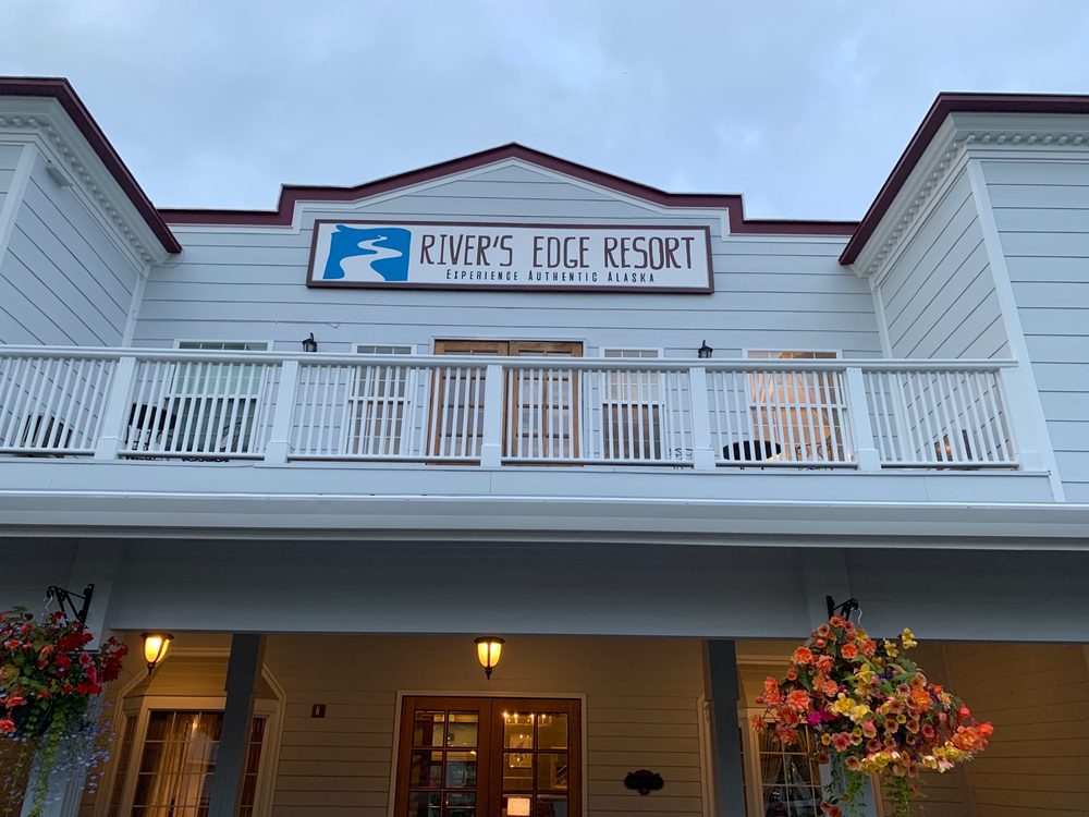 RIVER’S EDGE RESTAURANT Updated September 2024 4200 Boat St