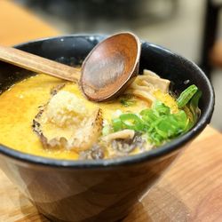 KINTON RAMEN UNION - Spicy garlic pork ramen