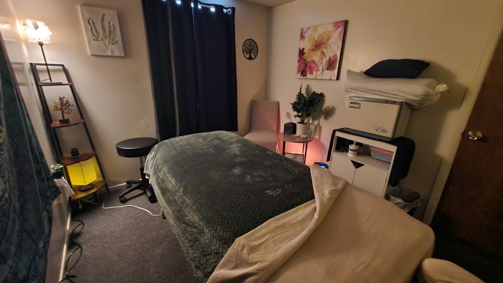 Mynt Massage Logo