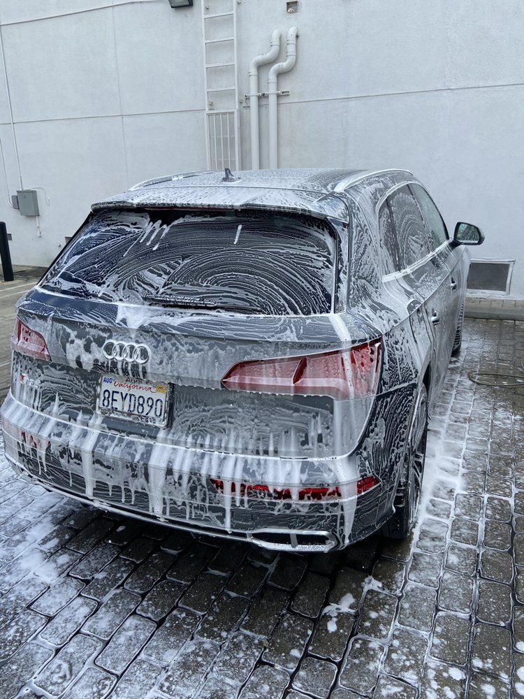 TOP UNIVERSAL SERVICE CAR WASH 14 Photos 13045 Ventura Blvd, Los Angeles, California Car