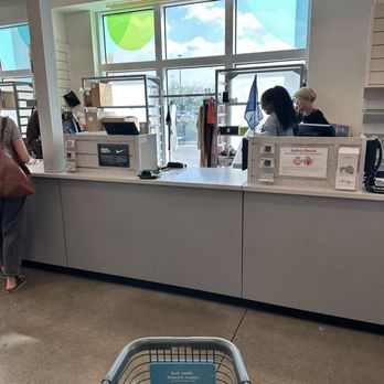 Nordstrom Rack - Cashiers not working.  Just chatting ignoring customers waiting to check out.   This went i. For a full two plus minutes. - Women's Clothing Near Me - Columbus, Ohio