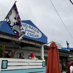 Seaweed's Sno-Balls & Ice Cream