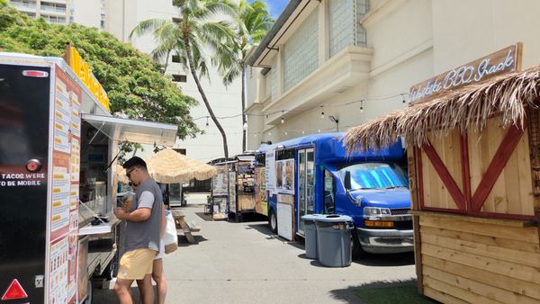 Munch N Brunch Food Truck - Breakfast & Coffee Shop by null