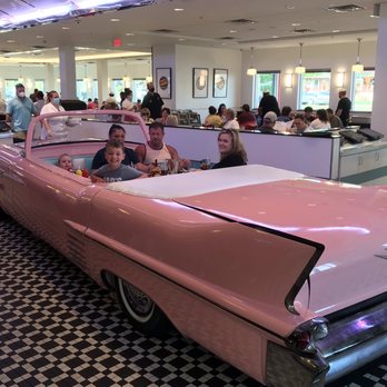 Sunliner Diner - Diners Near Me - Pigeon Forge, Tennessee