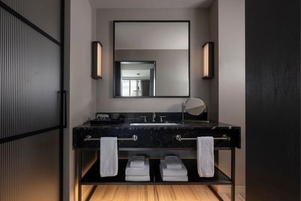 The Tess, Autograph Collection by null