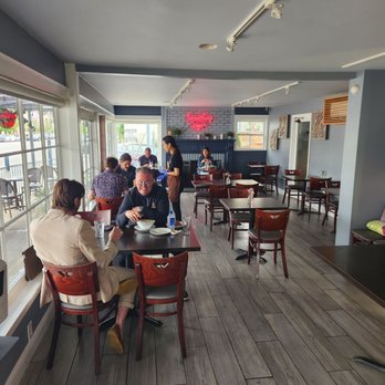 Something Vegan - Spacious dining room - Asian Fusion Near Me - Burbank, California Something Vegan - Spacious dining room - Asian Fusion Near Me - Burbank, California