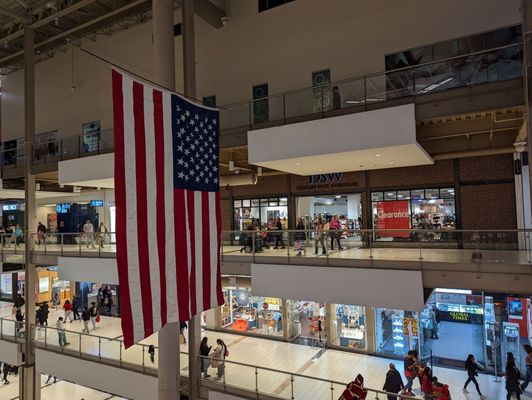 Palisades Center by null