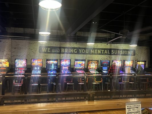 16-Bit Bar+Arcade by null