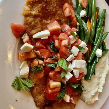 Il Posto Di Joey - Veal Milanese - Italian Near Me - Huntington, New York Il Posto Di Joey - Veal Milanese - Italian Near Me - Huntington, New York