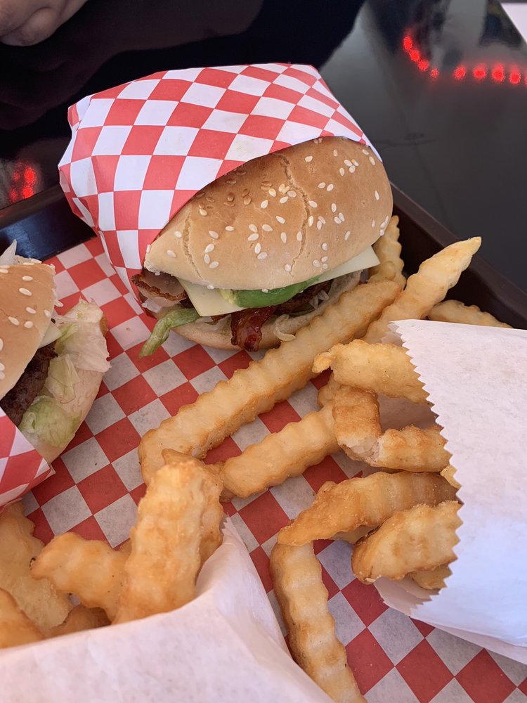 Sam’s Burgers Burgers 4483 N Cedar Ave, Fresno, CA Restaurant