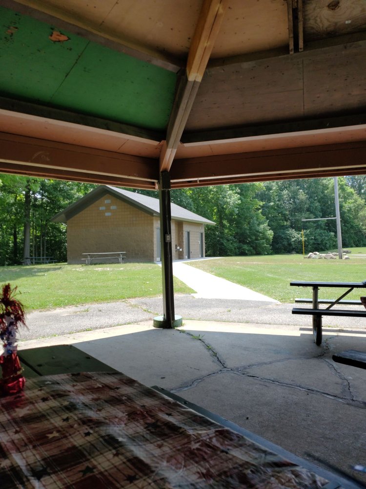 PARKLAND PARK Updated October 2024 6045 Fenton St, Dearborn Heights