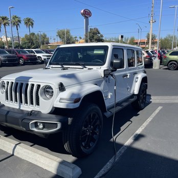 JEEP ONLY - Updated February 2025 - 91 Photos & 250 Reviews - 5255 West