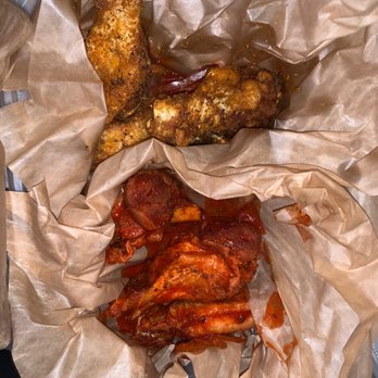 Sauce and Toss - 8 PCS Classic Wings Combo - Lemon pepper & Buffalo Hot - Chicken Wings Near Me - Zion, Illinois