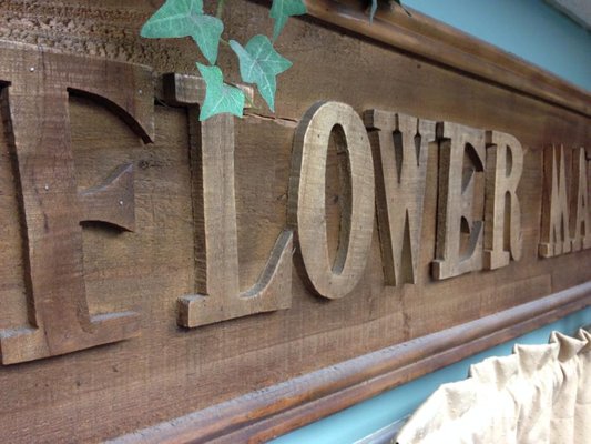 Davinci『into the Bloom』 How to Make CINEMATIC BLOOM Effect in Davinci Resolve 19