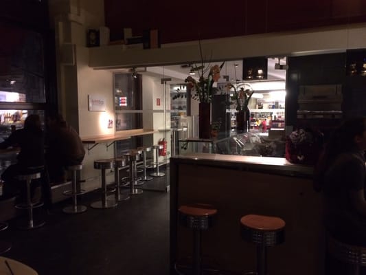WEIN & CO Wien Stephansplatz – Weinbar & Flagshipstore by null