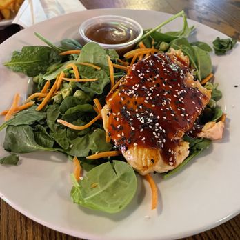 Tanner's Bar & Grill - Asian Seared Salmon Salad - New American Near Me - Overland Park, Kansas Tanner's Bar & Grill - Asian Seared Salmon Salad - New American Near Me - Overland Park, Kansas