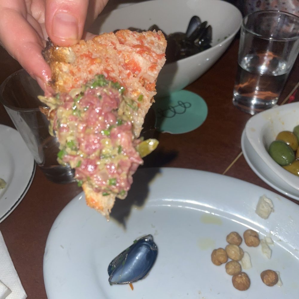 Betlem - tuna tartare - Gastropubs Near Me - Barcelona, B