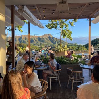 Deck. - Hawaiian Near Me - Honolulu, Hawaii Deck. - Hawaiian Near Me - Honolulu, Hawaii