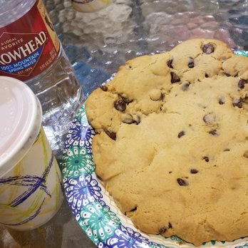 Mt Lemmon Cookie Cabin - Warm chocolate chip cookie - Pizza Near Me - Mount Lemmon, Arizona