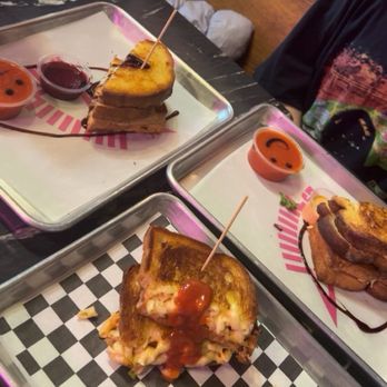Grilled Cheese Gallery - Ice Cream & Frozen Yogurt Near Me - St. Augustine, Florida