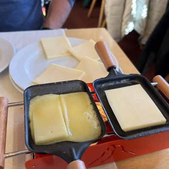 Vis-À-Vis - Waiting on the cheese to melt - Restaurants Near Me