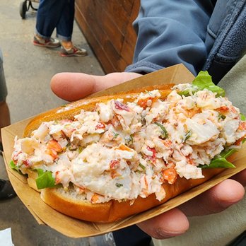 Delices De La Mer (Les) - Lobster roll - Seafood Markets Near Me - Montreal, Quebec Delices De La Mer (Les) - Lobster roll - Seafood Markets Near Me - Montreal, Quebec