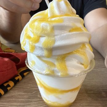 Junbi Matcha & Tea - Vanilla soft serve with mango - Bubble Tea Near Me - Mountain View, California