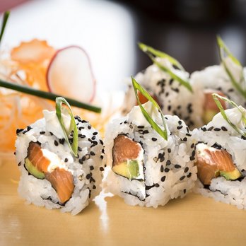 Kamome - Sour roll: Salmon, avocado and sour Philadelphia - Sushi Bars Near Me - Geneva, GE