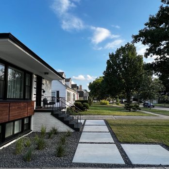 Selvin's Landscaping - Front entrance / Side view - Landscaping Near Me - Addison, Illinois
