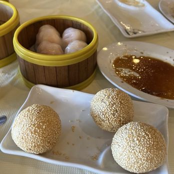 Aquarius Seafood - Shrimp dumplings and sesame balls - Dim Sum Near Me - Fort Lee, New Jersey