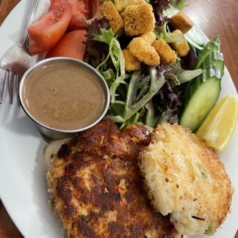 Seattle Fish Company - Crab cake and salmon cake - Seafood Markets Near Me - Seattle, Washington
