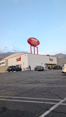 Grocery Outlet by null