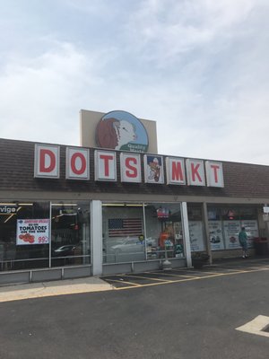 Dot's Market by null