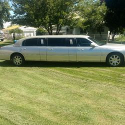 Hat's Off Limo - Stretch Limousines