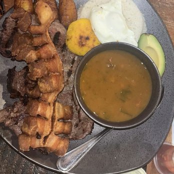 La Pollera De Mario - 23. Bandeja la Pollera / La pollera Special Platter - Colombian Near Me - Sunnyside, New York
