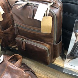 backpacks.wilson.leather The Classic Backpack 3.0 in racket pocket with both zipper and secure snap closure Wilson Backpacks - Buy Wilson